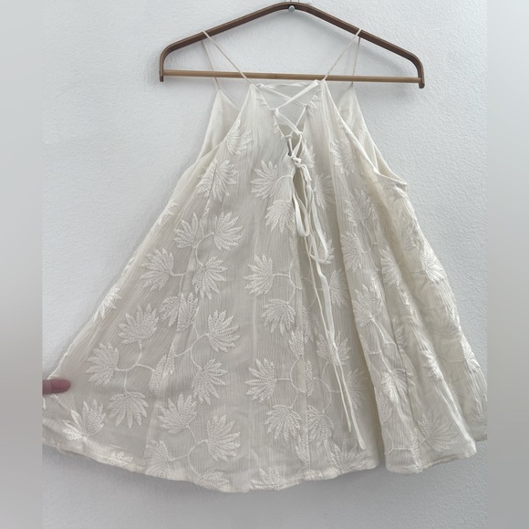 NWT Doe & Rae Patterned Tank with Criss Cross Back, Off White Sz M - Picture 4 of 8